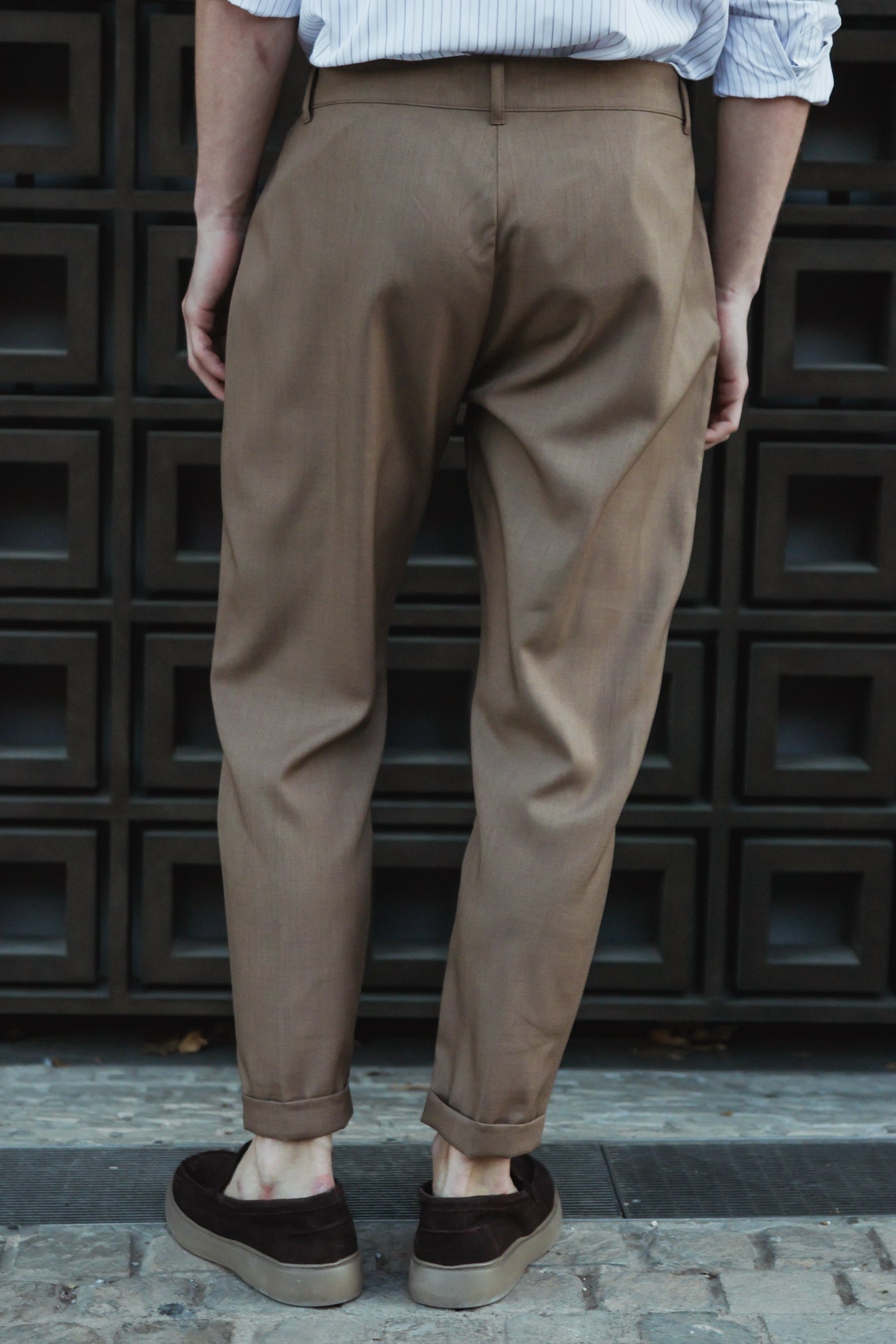 Παντελόνι slim fit με μάκρος cropped