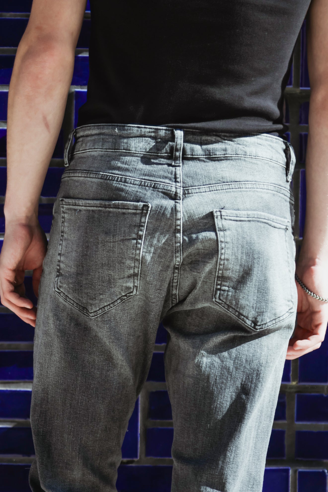 Τζιν slim fit με σκισίματα
