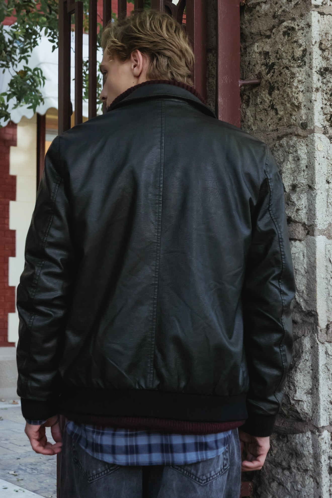Μπουφάν με υφή δέρματος limited edition