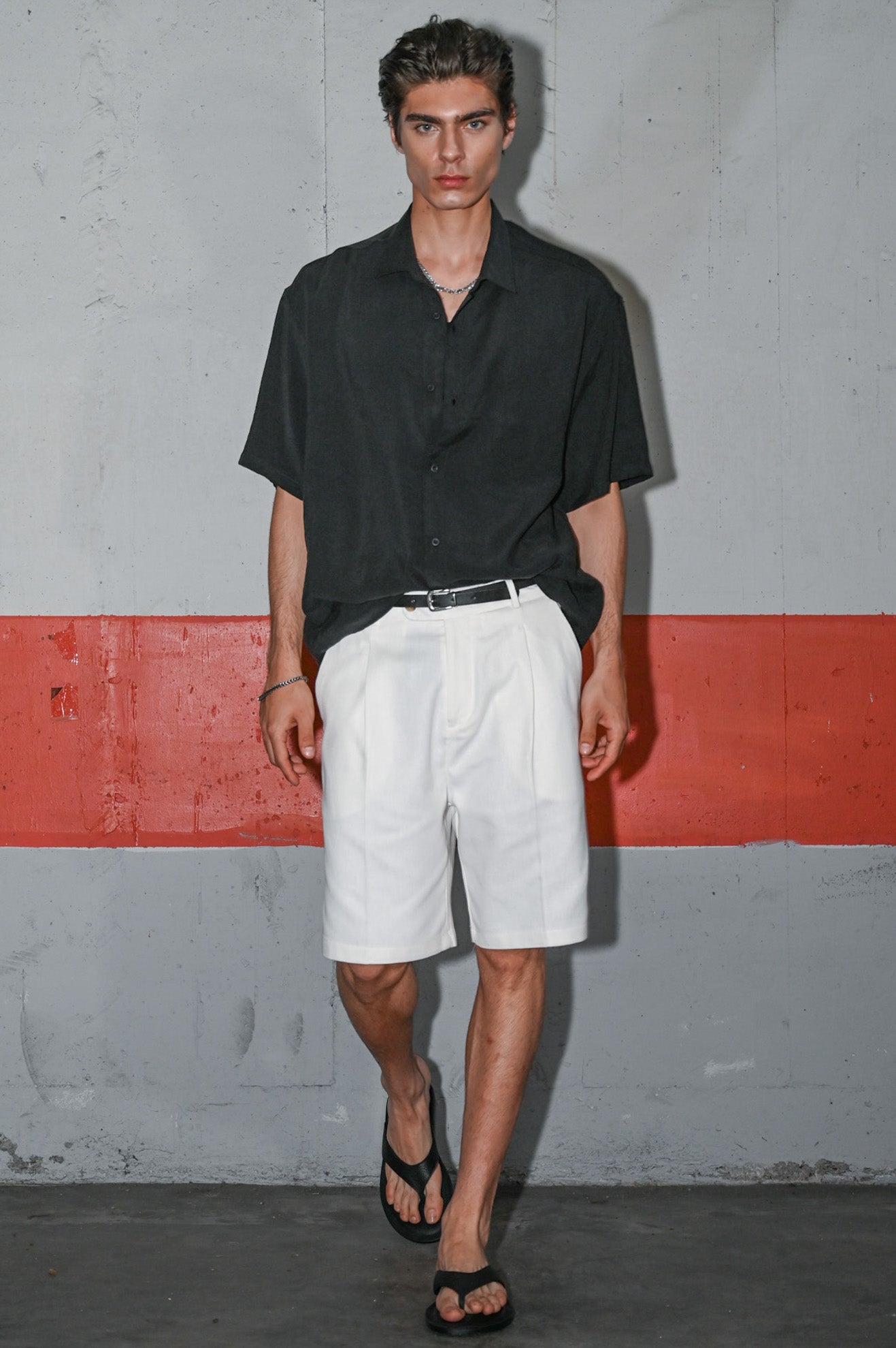 Βερμούδα relaxed fit με πιέτες