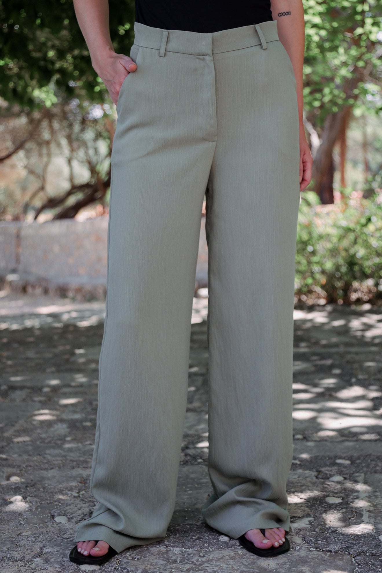 W25LF1443_XAKI_1.jpg