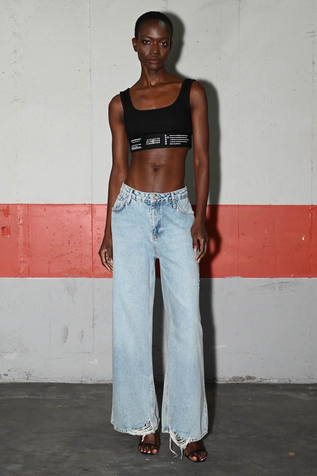 Top cropped ριπ με cups